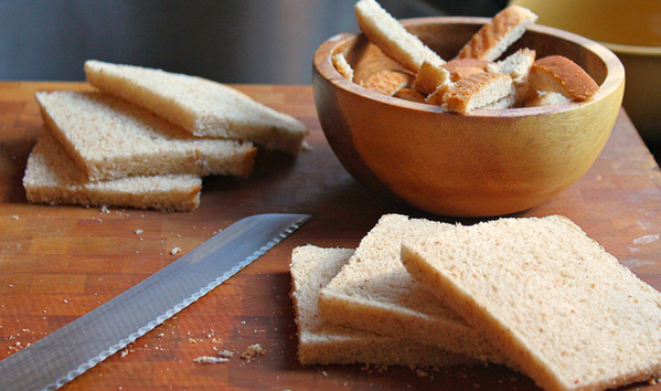 cut bread corners